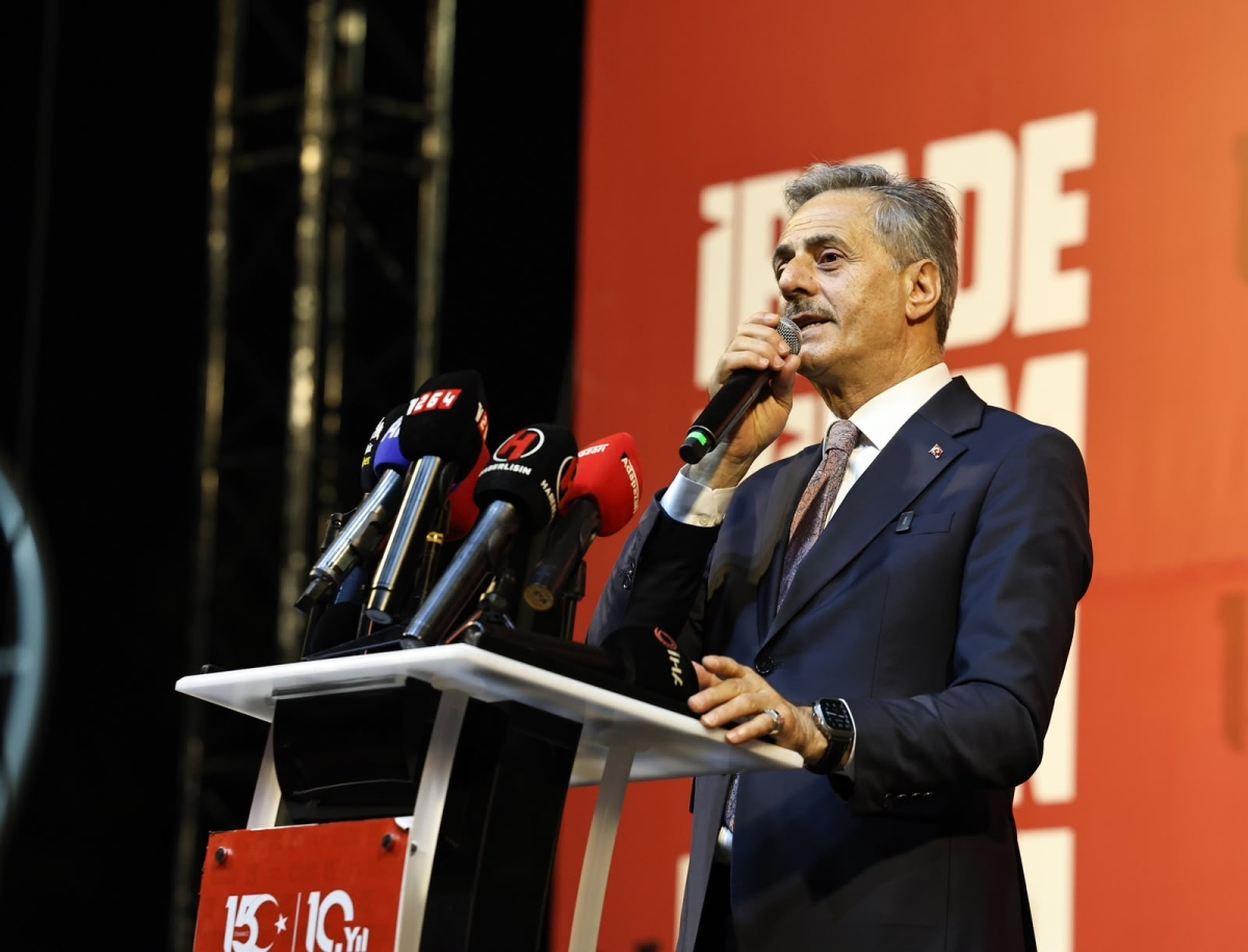 Sakaryalılar, hain darbe girişiminin 10'uncu yılında yine Demokrasi Meydanı'nda bir araya geldi.