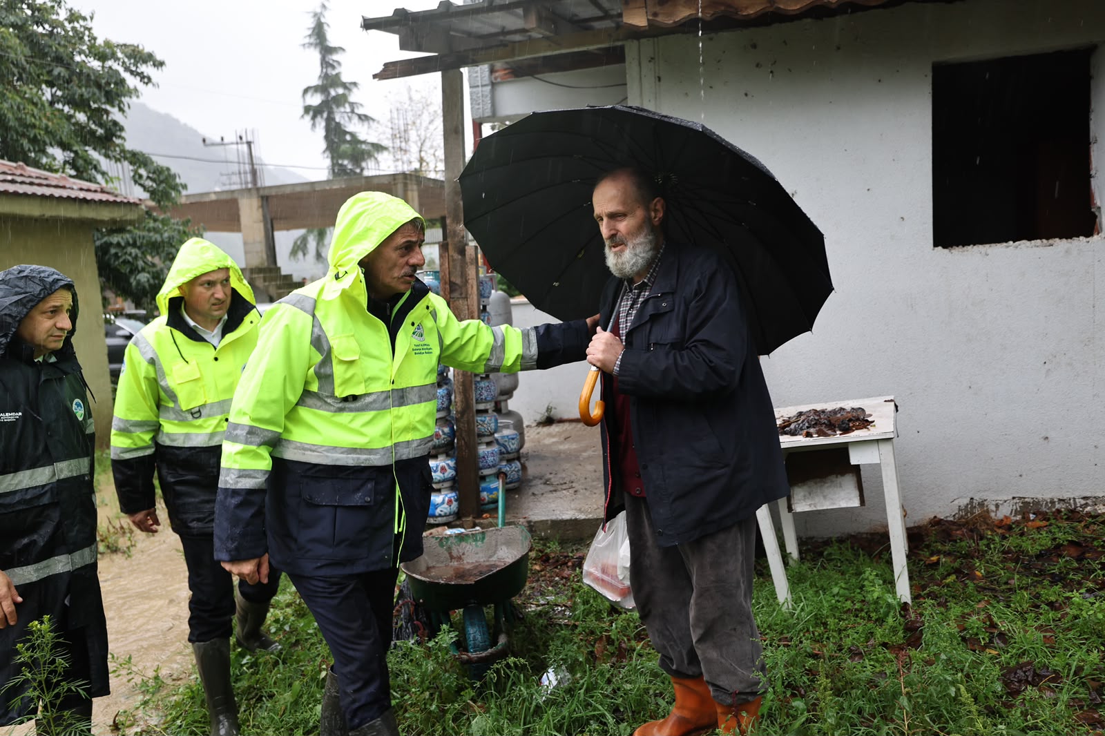 Başkan Alemdar afet bölgelerinden son durumu açıkladı