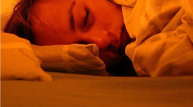 Yeterli ve dengeli beslenmeyle uyku kalitesi arttırılıyor