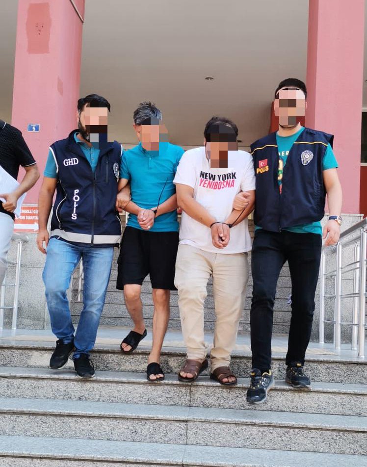 TEM’de araçta 9 düzensiz göçmen çıktı, 2 şüpheli tutuklandı

