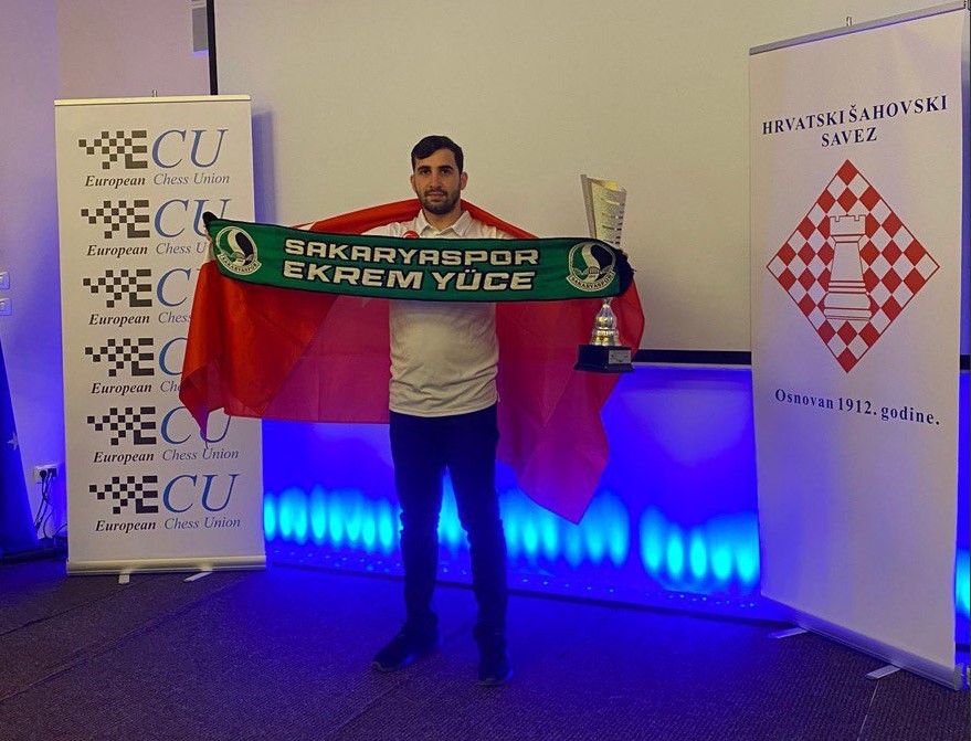 Büyükşehir satranç sporcusu Berkay Çelik Avrupa Şampiyonu oldu