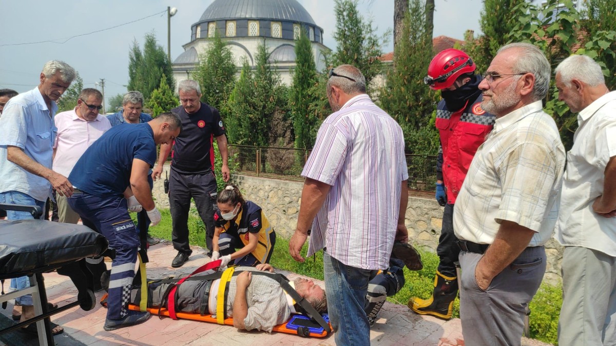 Dereye düşen işçinin yardımına itfaiye koştu
