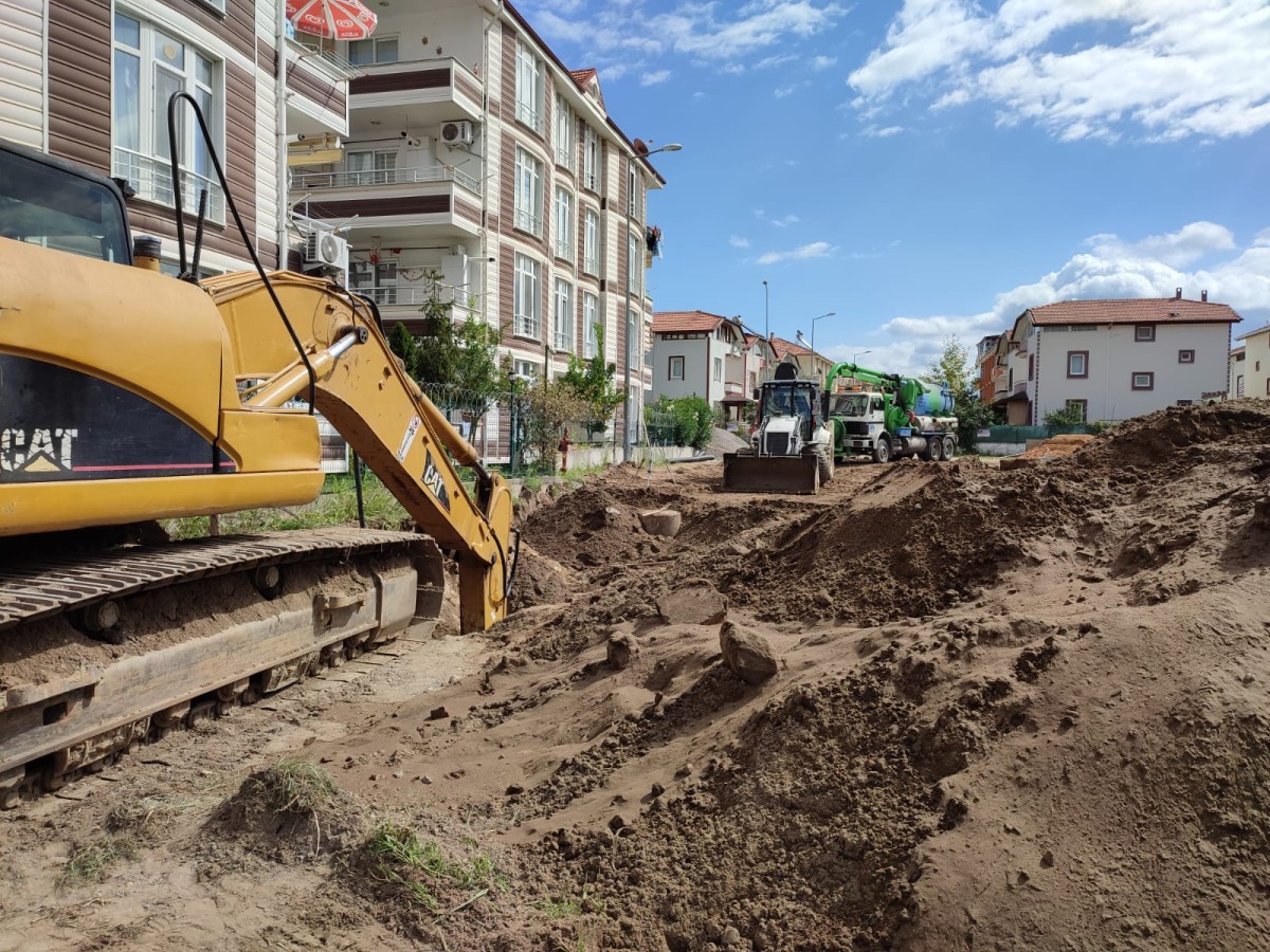 Karasu Aziziye Mahallesi’nin altyapı sorunu Büyükşehir ile çözüme kavuşuyor
