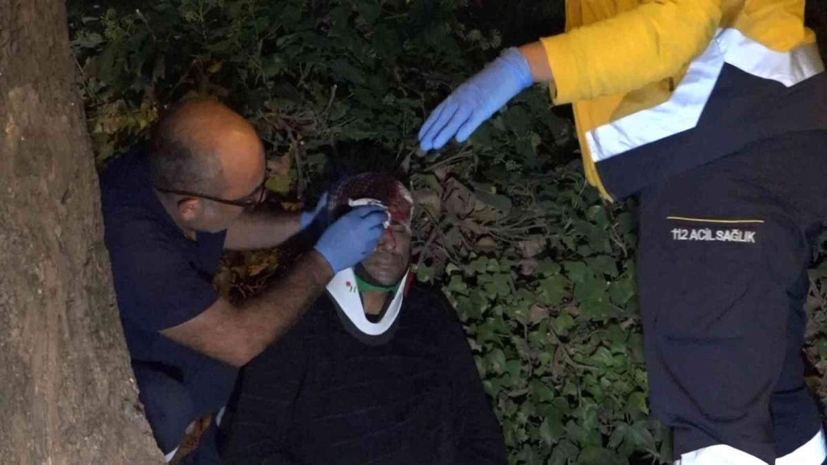 Kapıdan savrulan sürücü başından yaralandı
