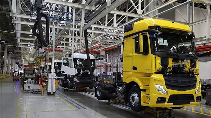 Hafif ticari araç ve kamyon ihracatı üç çeyrekte 3,7 milyar dolar oldu