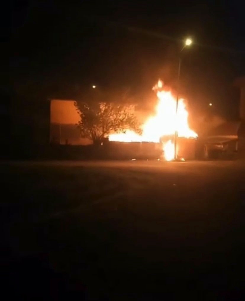 Serdivan'da baraka alev alev yandı
