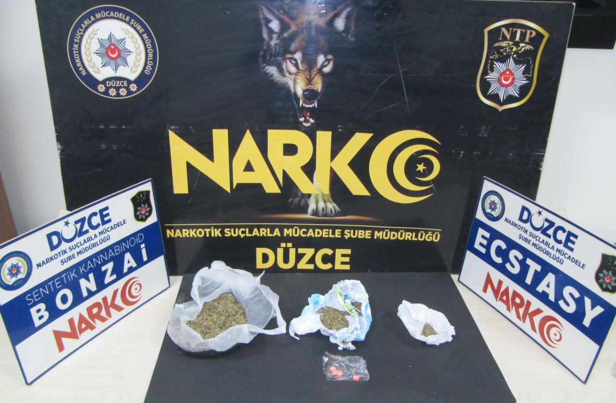 Uyuşturucu sevkiyatına polis engeli
