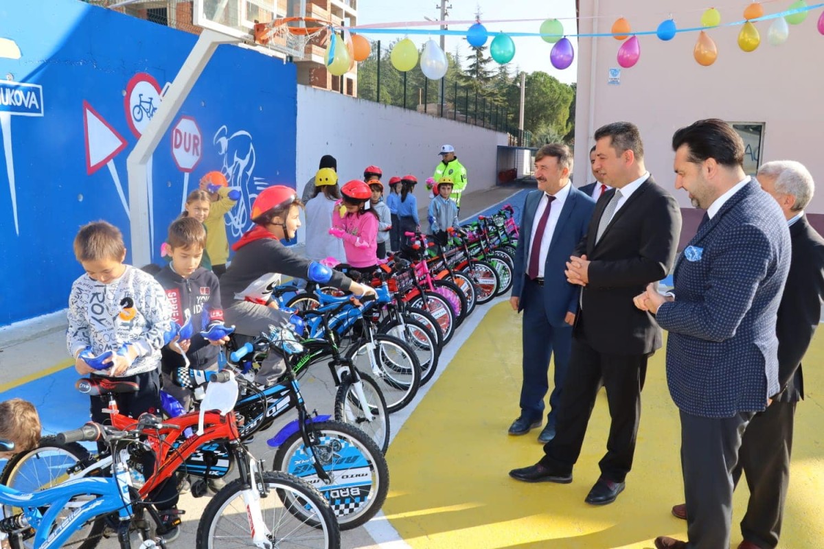 Pamukova Elbirlik İlkokulunda Bisiklet Sürüş Eğitimi