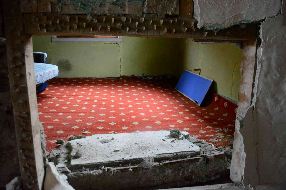Onlar evlerine değil, giden anılarına üzülüyor

