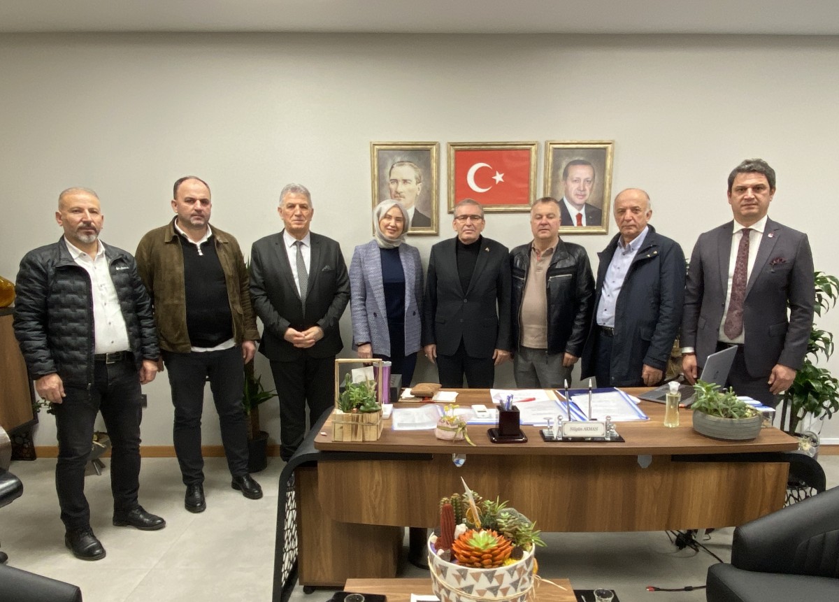 Yaşar Zımba ve yönetiminden Başkan Yardımcılarına tebrik ziyareti. 