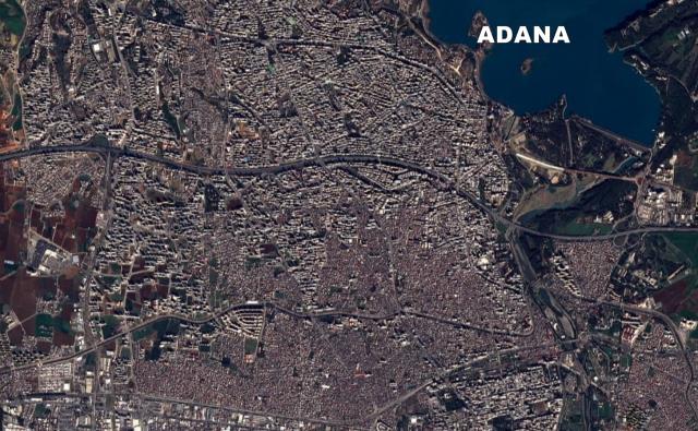 Depremin yol açtığı yıkım uzaydan görüntülendi