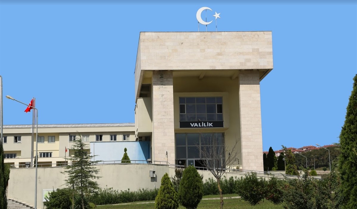 Sakarya'dan deprem bölgesine destekler Valilik koordinesinde sürüyor