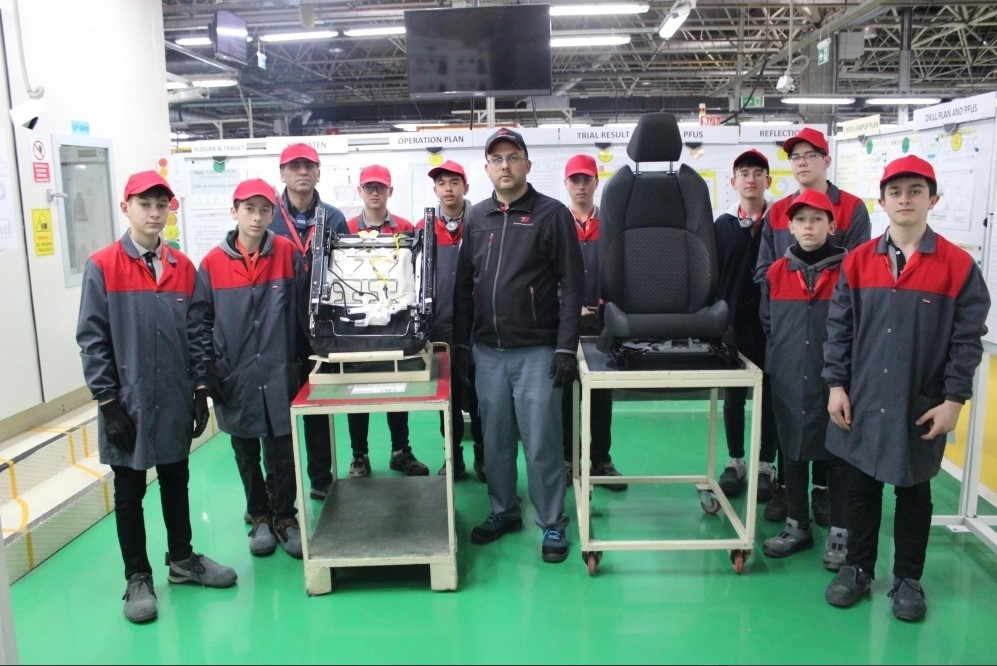 Sakarya'daki Toyota Boshoku fabrikasında meslek liselilere eğitim