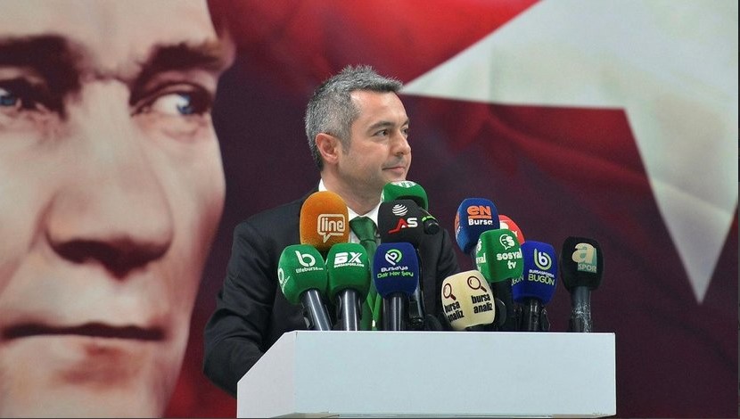 Bursaspor Başkanı Ömer Furkan Banaz: “Bursa’da ne oldu Allah aşkına?”
