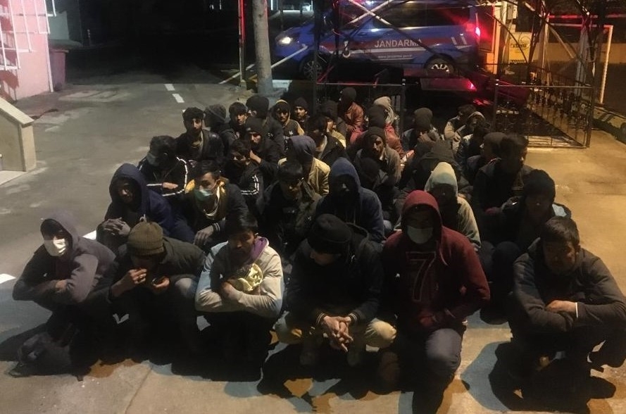 Sakarya'da jandarma bir ayda 282 düzensiz göçmeni yakaladı
