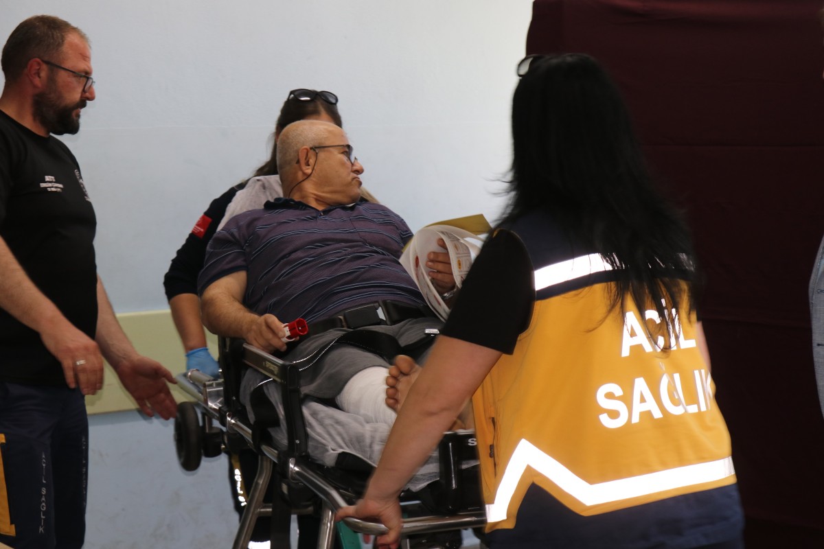 Oy kullanmaya ambulans ile gitti
