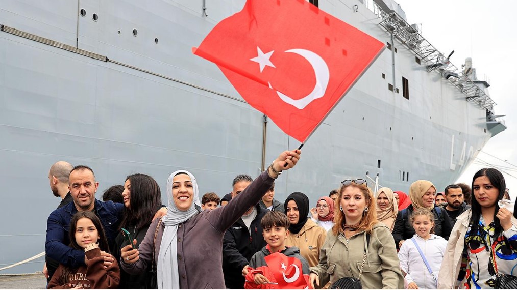 TCG Anadolu gemisine 19 Mayıs ilgisi