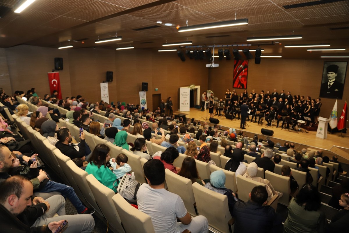 Türk Sanat Müziği Konserine Yoğun İlgi Gördü
