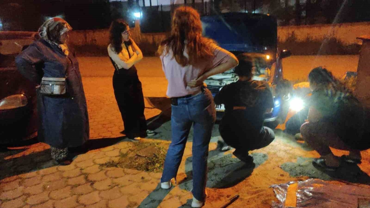 Tampona sıkışan yavru köpek itfaiye ekiplerince kurtarıldı
