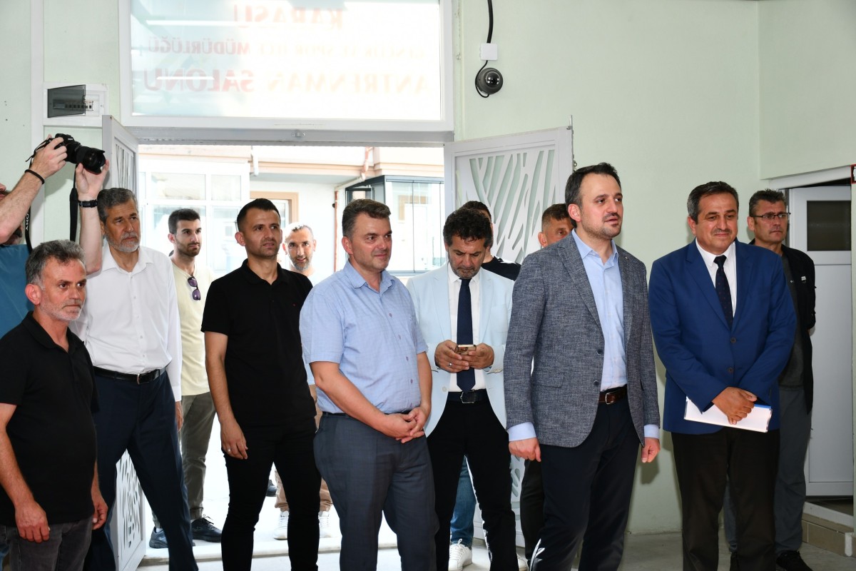 Enes EMİNOĞLU Karasu Belediye Başkanı İshak SARI’yı Ziyaret Etti.
