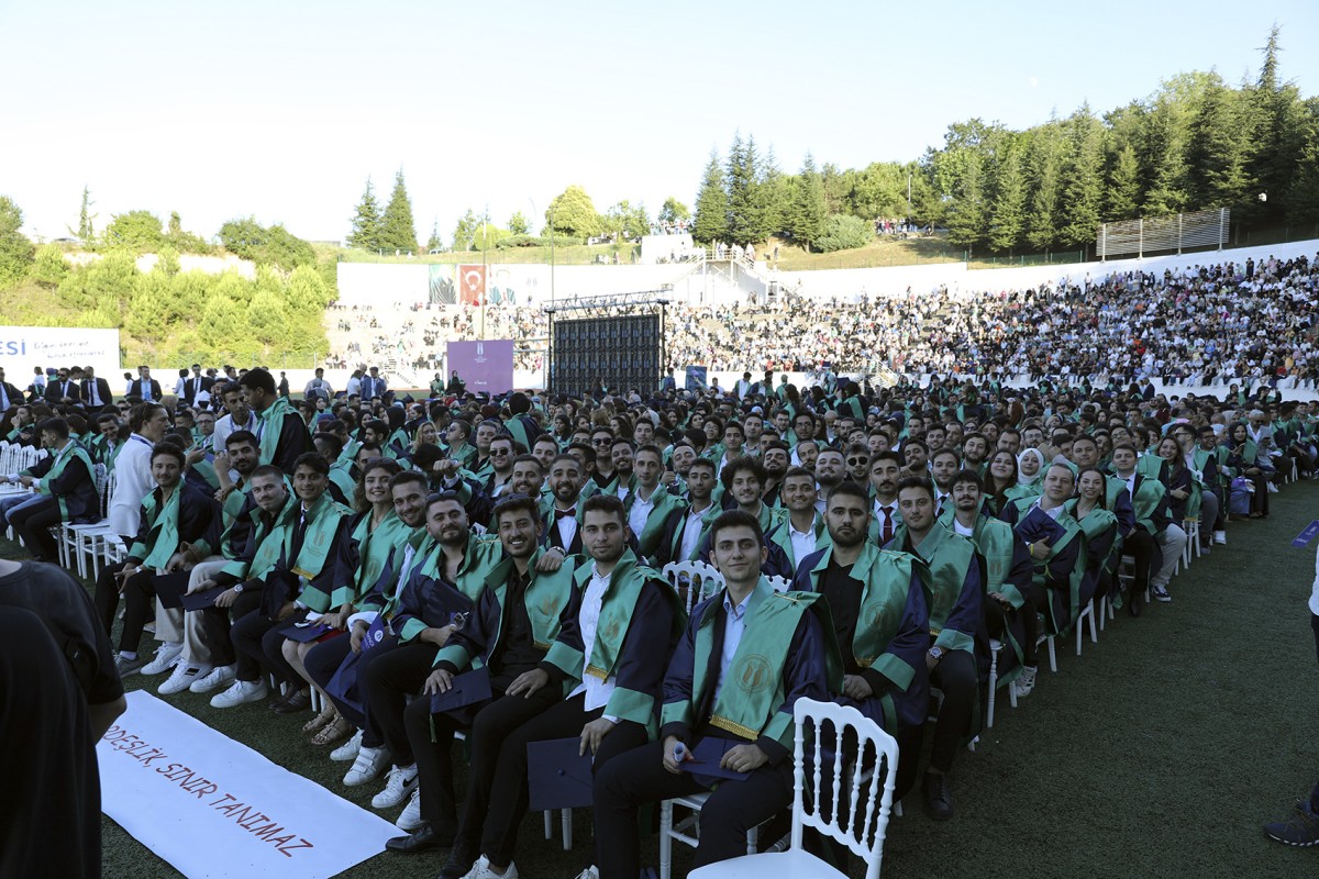 SUBÜ 2.665 öğrencisini coşkulu törenle mezun etti