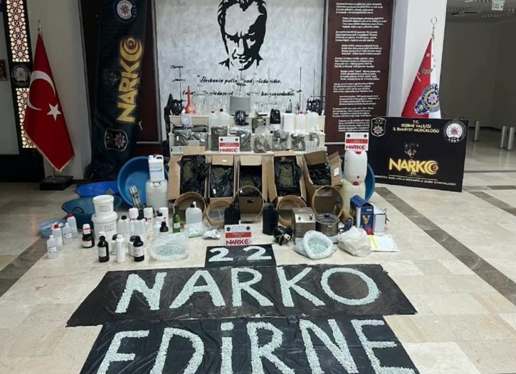 Edirne merkezli İstanbul ve Sakarya'da uyuşturucu operasyonu