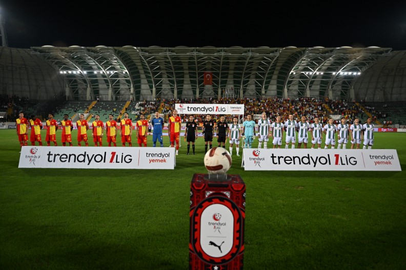Sakaryaspor, konuk olduğu Göztepe'yi 1-0 yendi.