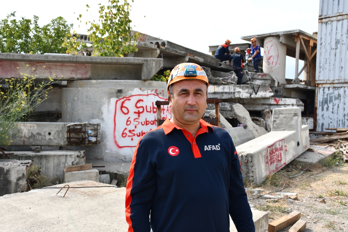 Depremlerde görev alan arama kurtarma görevlileri deneyimlerini anlattı