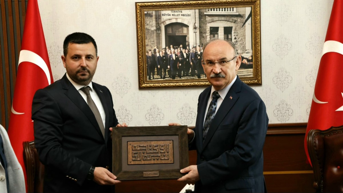 ASRİAD Sakarya’dan Vali Karadeniz’e hayırlı olsun ziyareti