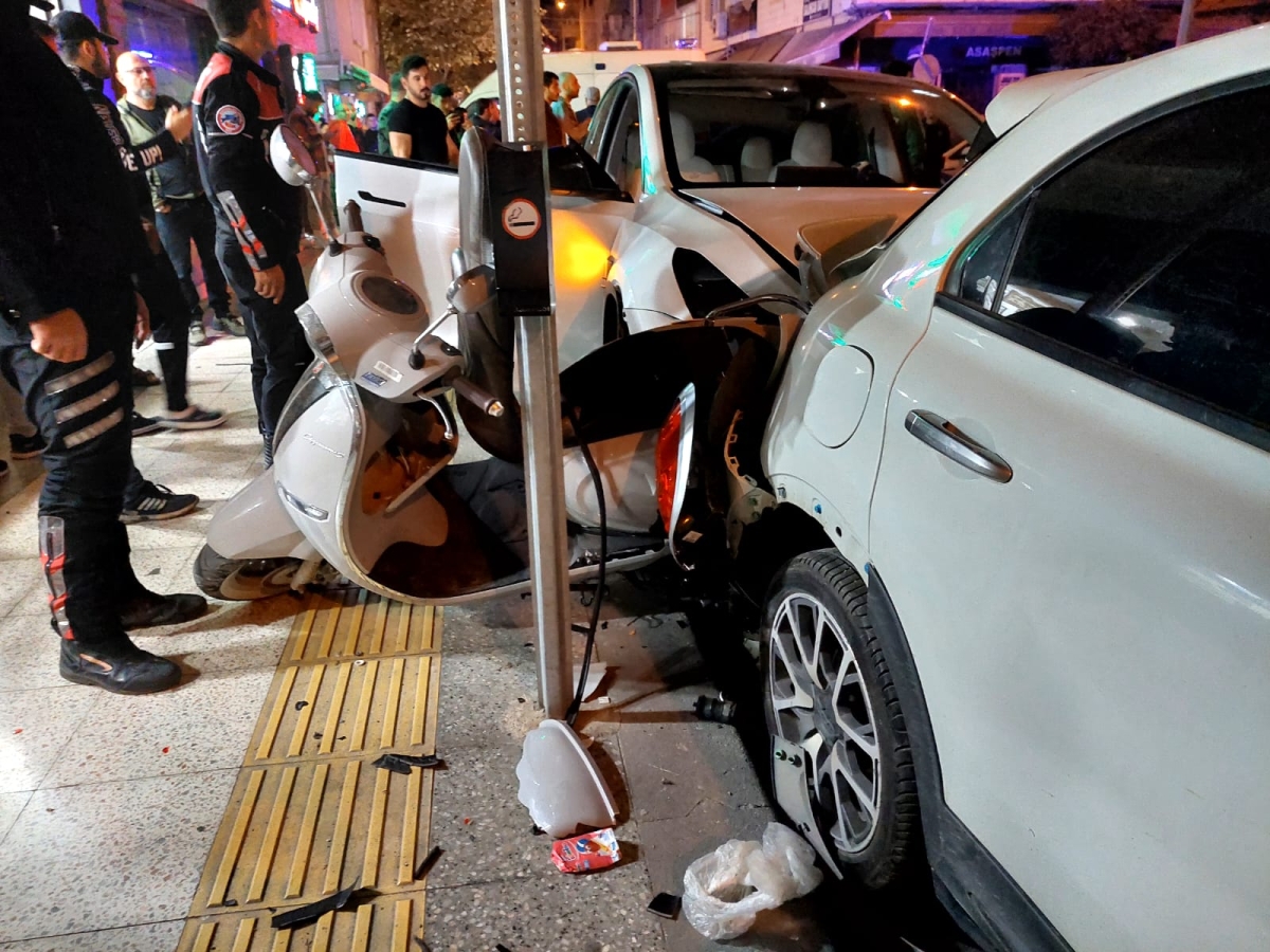 Polise ait 6 aracın karıştığı kazada 2'si polis 4 kişi yaralandı