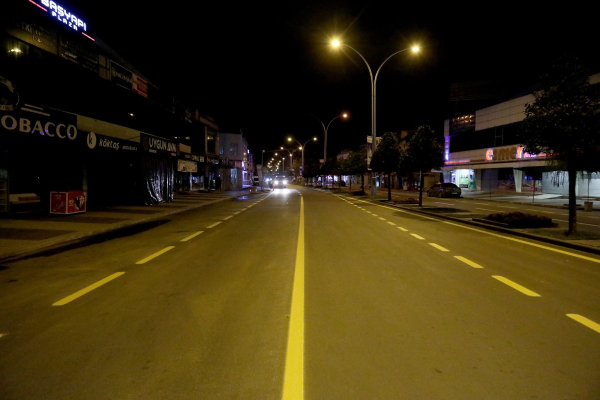 Büyükşehir’den Bosna Caddesi’ne estetik katan gece mesaisi