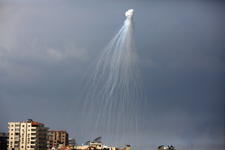 Beyaz fosfor bombasının sivil yerleşimlerde kullanılması uluslararası hukuka göre suç teşkil ediyor