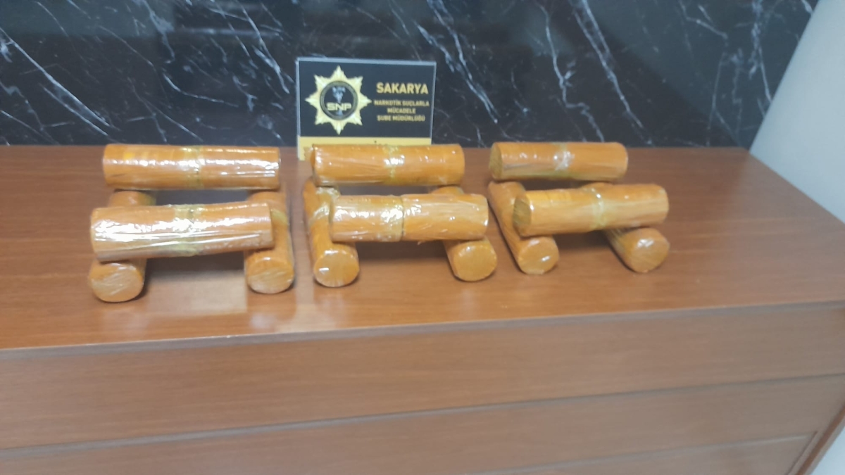 Sakarya'da İran'dan gelen tırda 13 kilo 250 gram eroin ele geçirildi