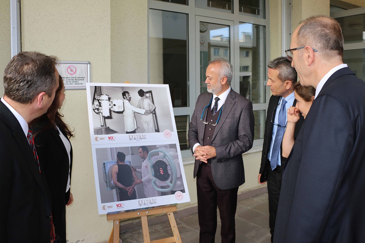 Sakarya'da 100. Yılda sağlık hizmetleri fotoğraf sergisi açıldı