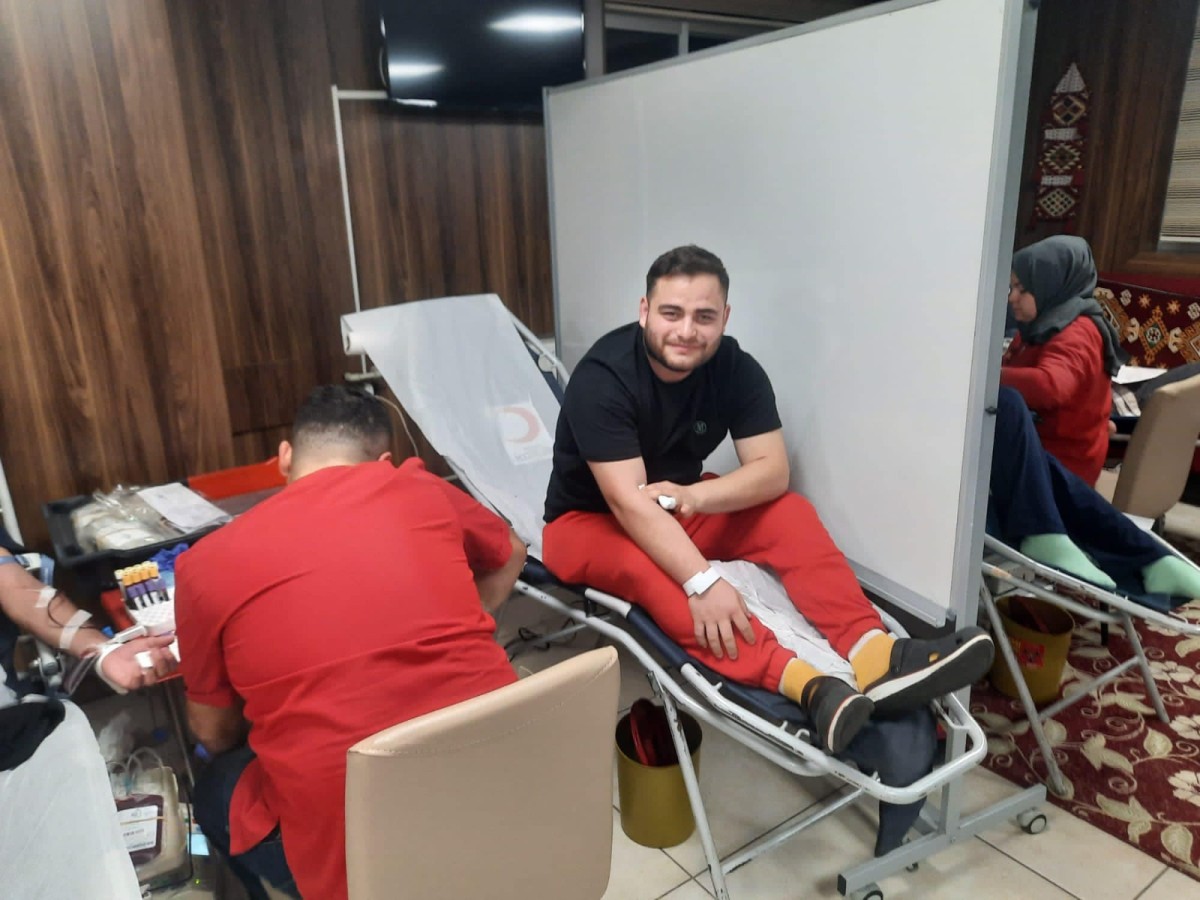 Akyazı'da yurtta kalan öğrenciler kan bağışında bulundu