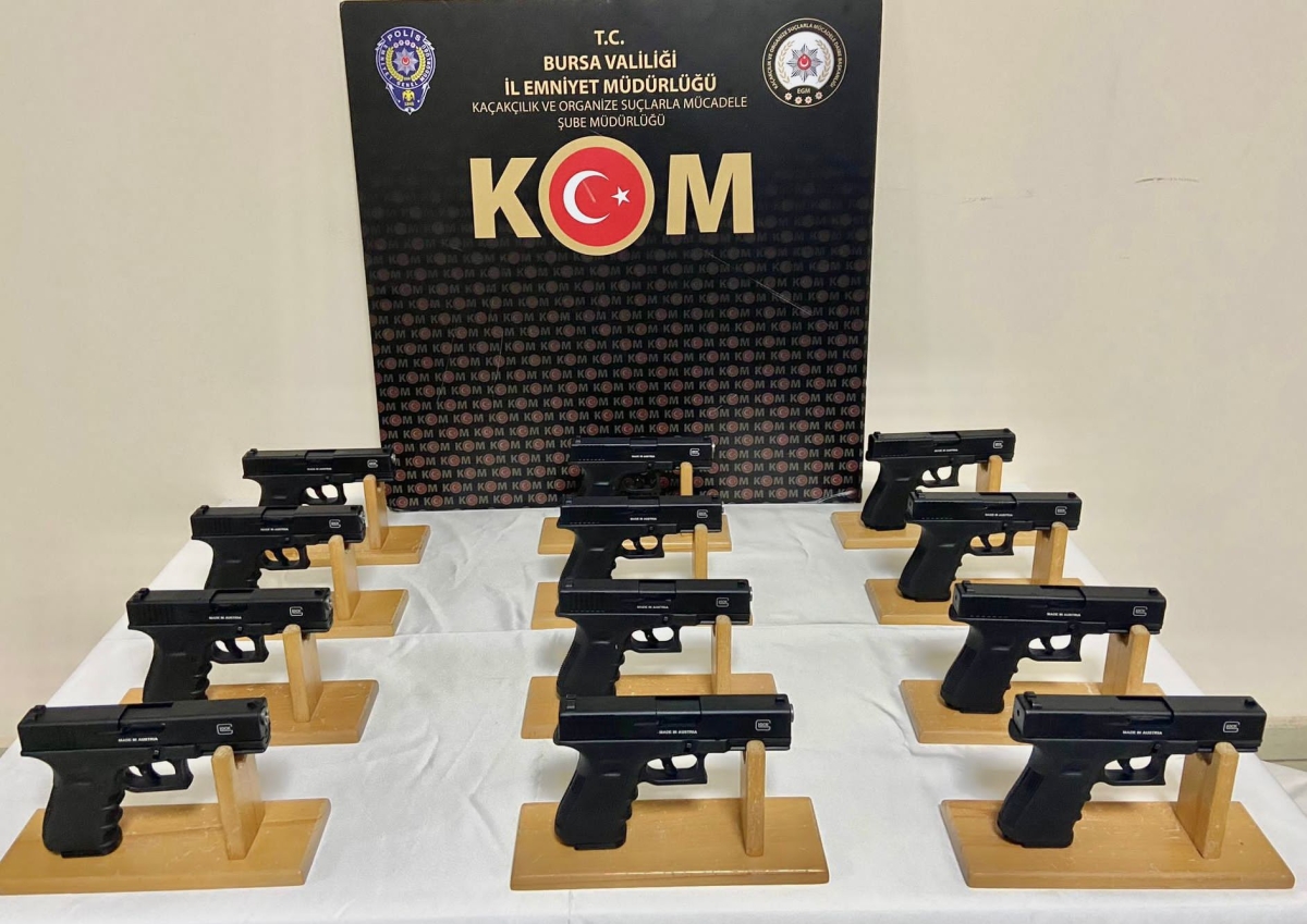 Ruhsatsız silah ticareti iddiasıyla 3 kişi tutuklandı