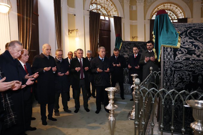 Cumhurbaşkanı Erdoğan, Sultan II. Abdülhamid Han'ın türbesini ziyaret etti