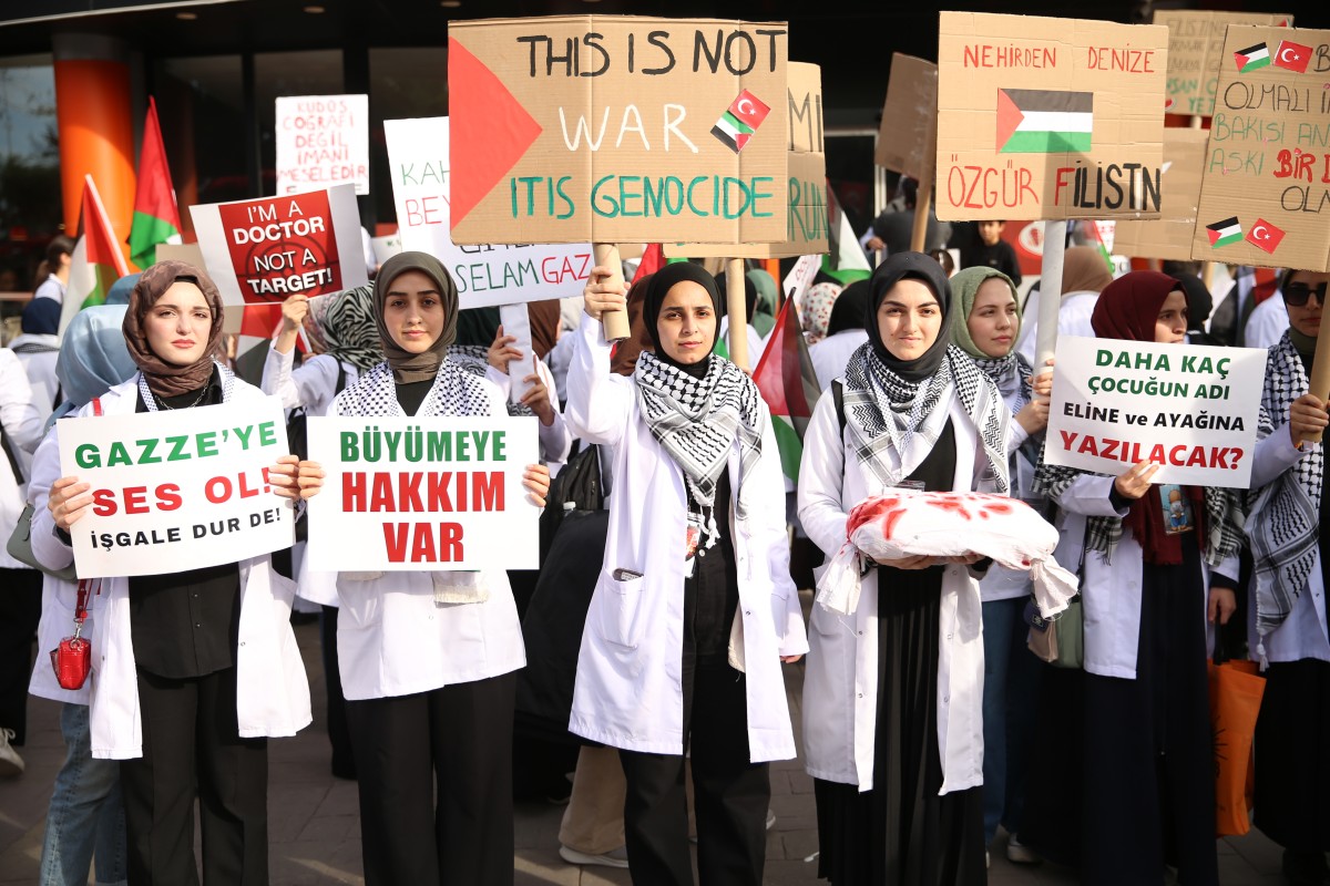 Sakarya'da doktorlar Filistin için 