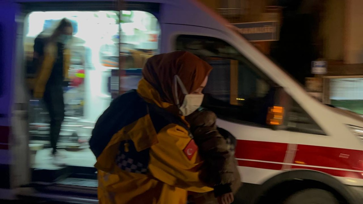 Karbonmonoksit gazından etkilenen anne ve 3 çocuğu hastaneye kaldırıldı