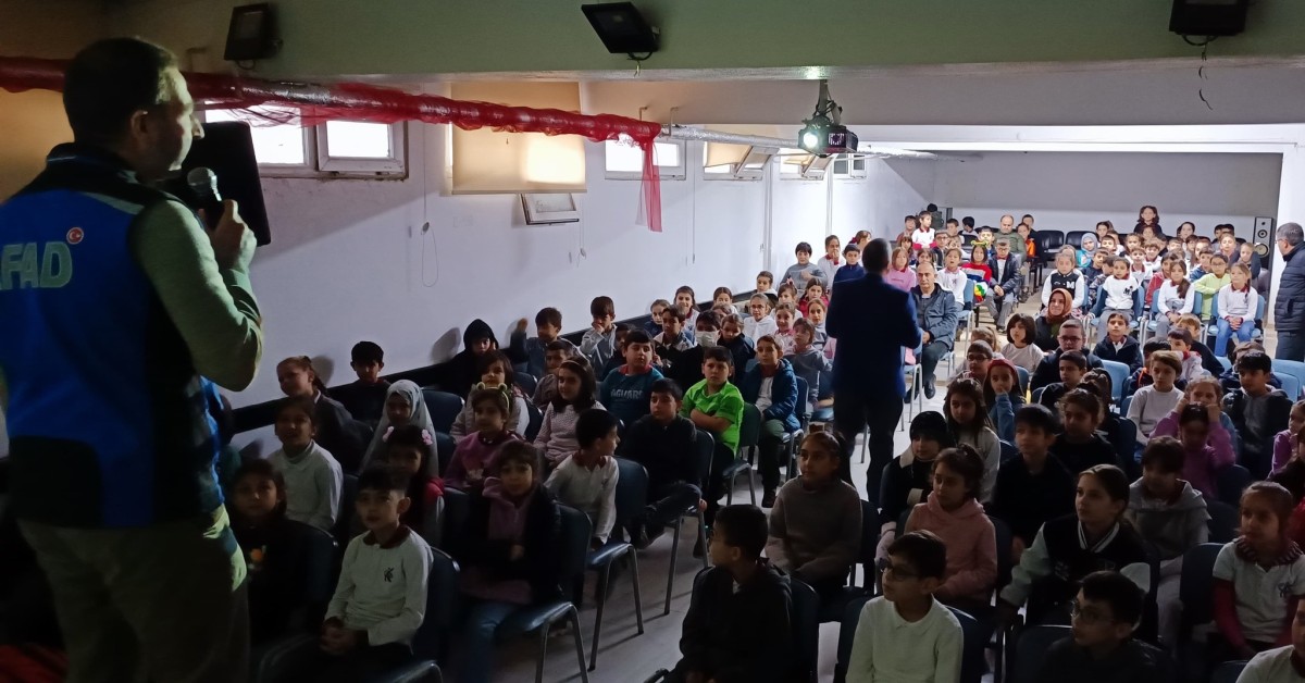 Akyazı'da Öğrencilere Büyük Katılımla Afet Farkındalık Eğitimi!