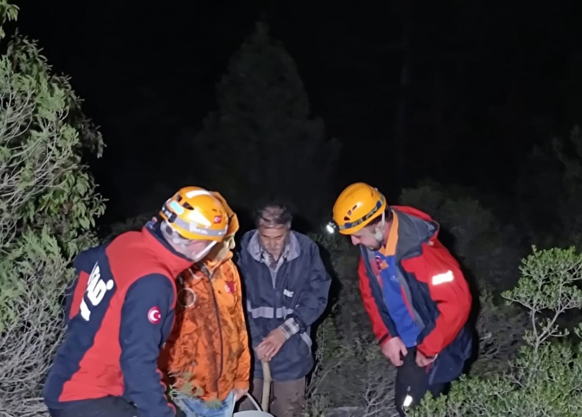 Ormanlık alanda kaybolan iki kişi kurtarıldı