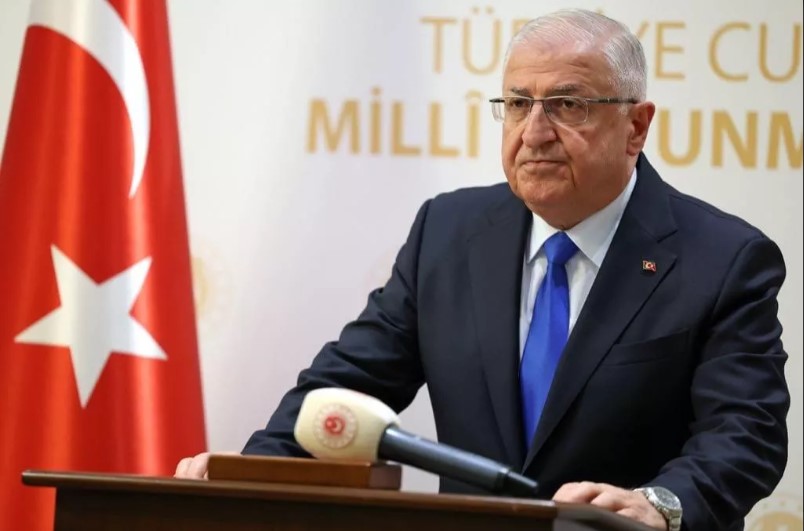 Milli Savunma Bakanı Yaşar Güler ''Evlerinde askerlik yapmak istiyorlar''