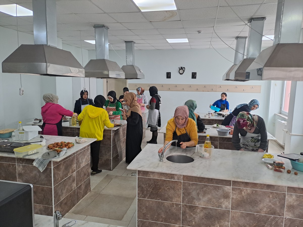 Sakarya'da geleceğin aşçıları halk eğitim merkezinde yetişiyor