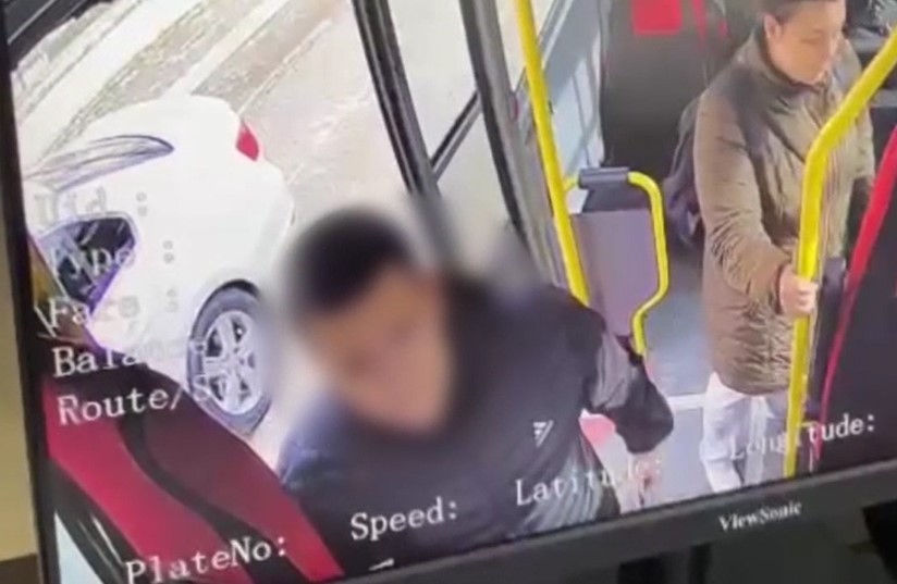 Otobüs şoförü tartıştığı yolcu tarafından bıçaklandı
