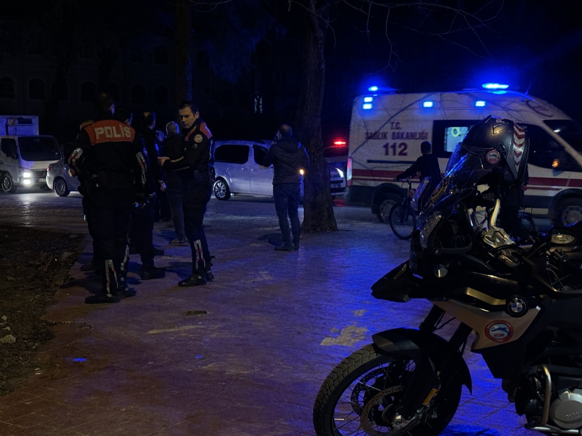 Sakarya'da çıkan bıçaklı kavgada 17 yaşındaki genç yaralandı