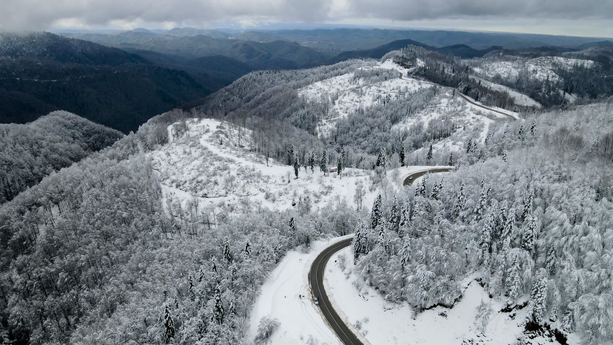 Çam Dağı ormanları karla kaplandı
