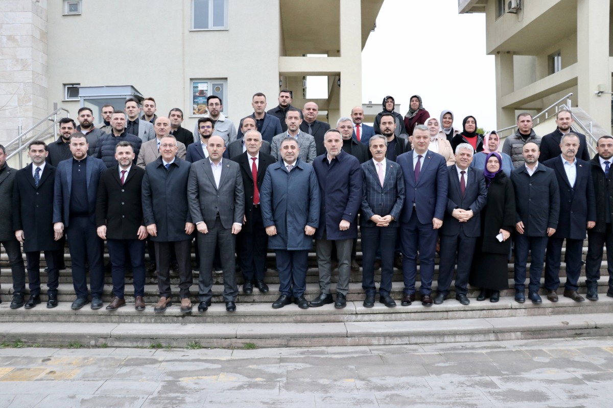AK Parti Sakarya teşkilatı, aday listelerini seçim kurullarına teslim etti