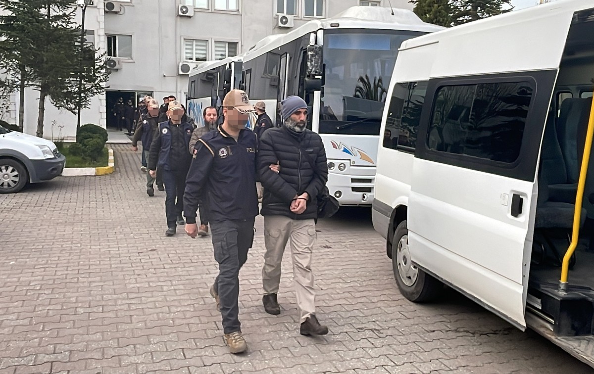 Sakarya'da DEAŞ'a yönelik Bozdoğan-11 operasyonlarında yakalanan 33 şüpheli adliyede