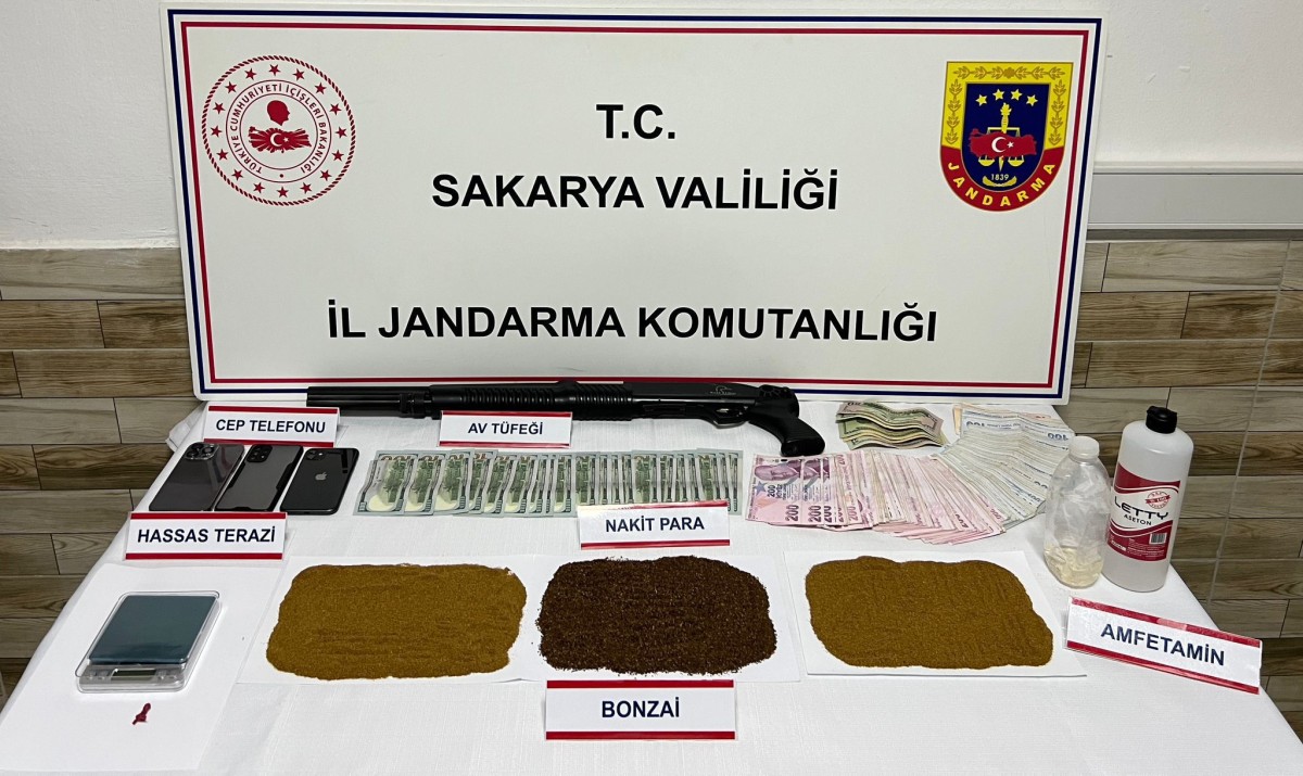 Sakarya'da uyuşturucu operasyonunda 3 şüpheli gözaltına alındı