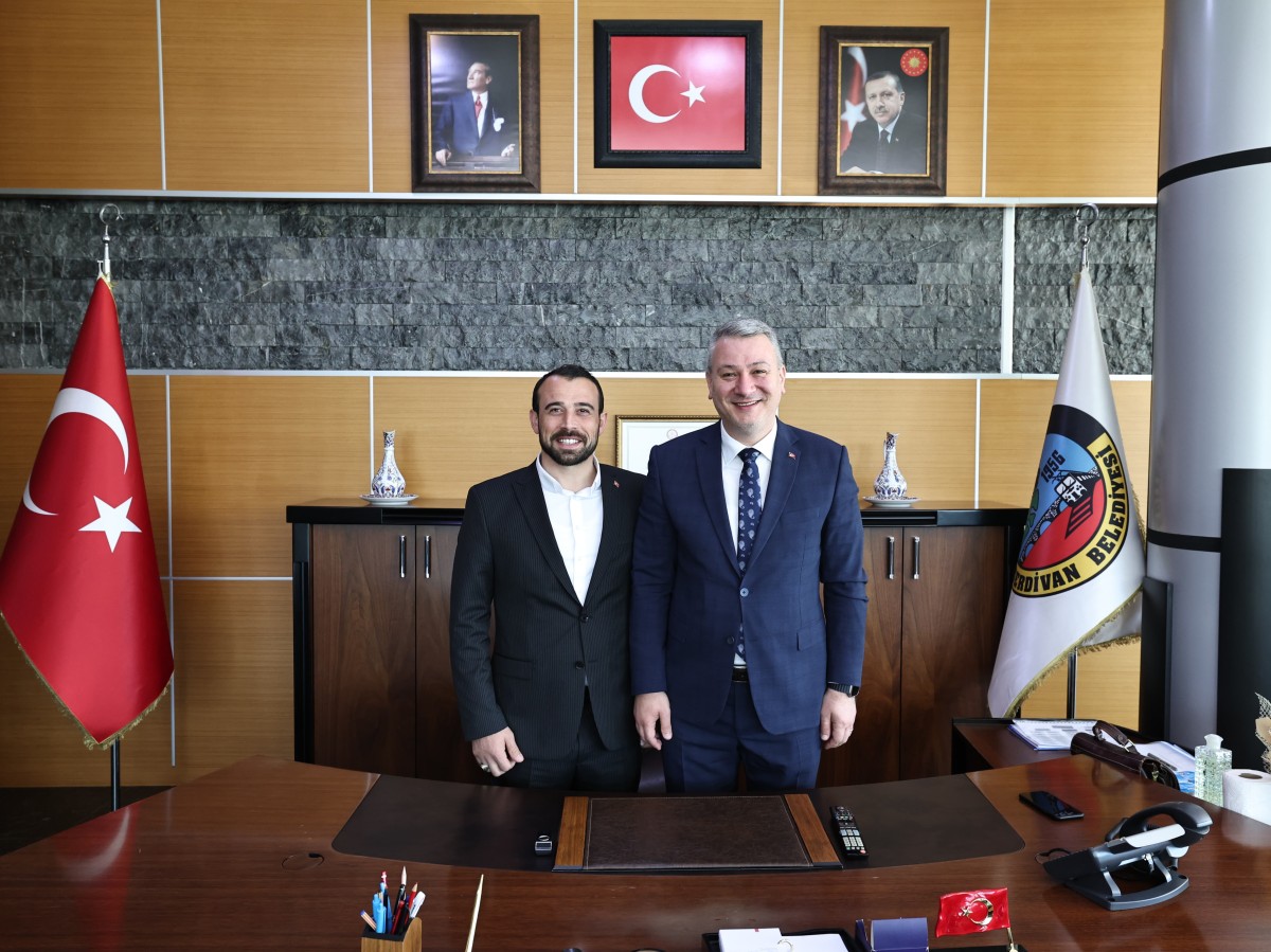 Serdivan Belediye Başkanı Çelik, ziyaretçilerini ağırlamayı sürdürüyor